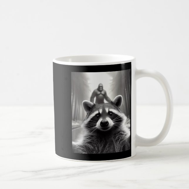 Mug Funny Tee Ed Raccoon Selfie Bigfoot Gift Mens Wome (Droite)