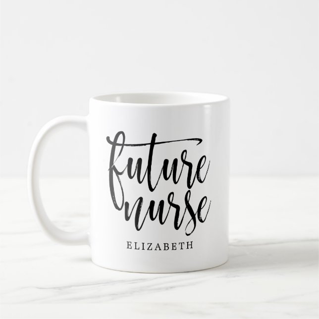 Mug Future infirmière (nom) en manuscrit noir balayé (Gauche)