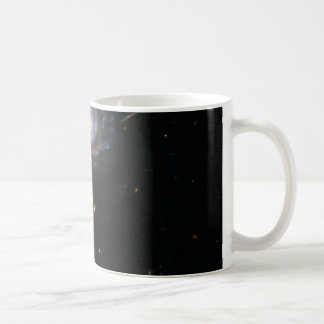 Mug Galaxie en interaction avec Hubble UGC 9618