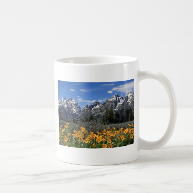 Mug Gamme de Grand Teton couvert de neige avec fleurs  (Droite)