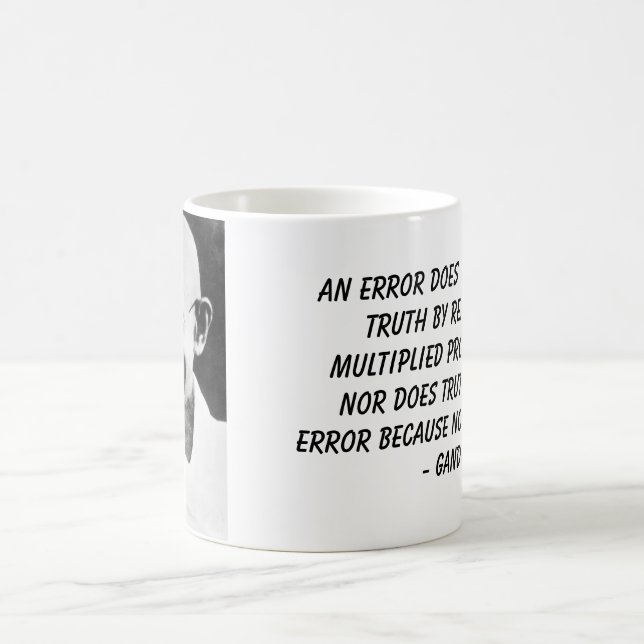 Mug Gandhi, une erreur ne fait pas becometruth par (Centre)