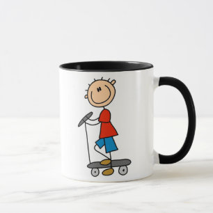 Mug Garçon de bâton sur le scooter