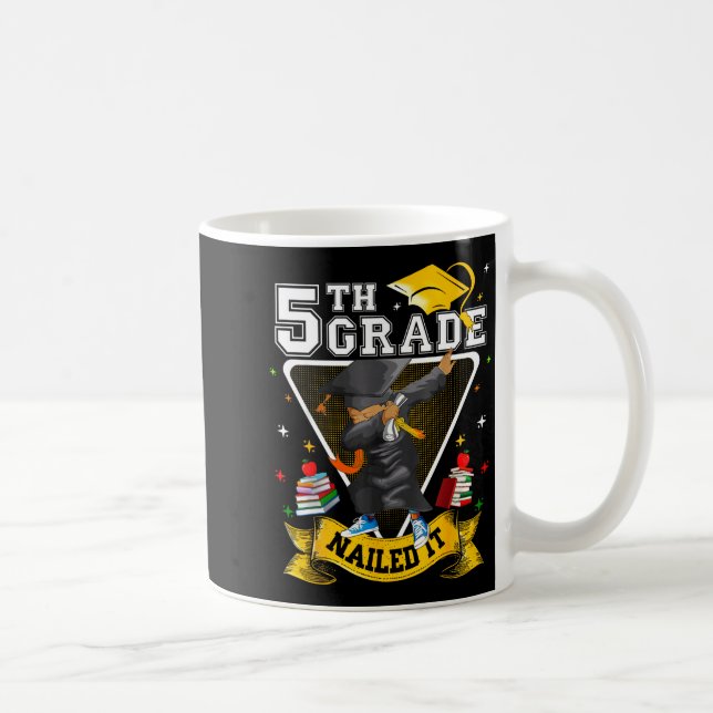 Mug Garçon de fin d'études Dabbing 5e année cloué clas (Droite)