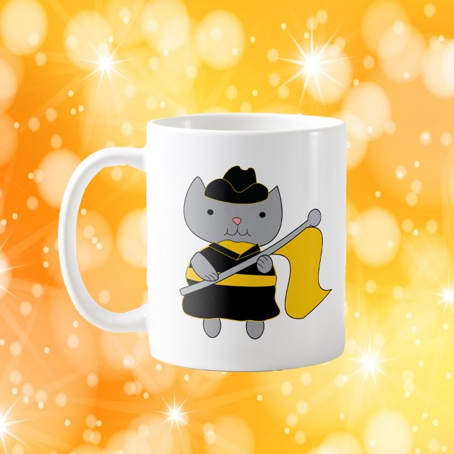 Mug Garde de couleur Chat Noir et Jaune Doré (A mug with a cute gray cat wearing a black and yellow gold color guard uniform.)