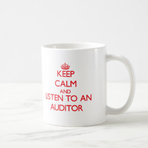 Mug Gardez le calme et écoutez un commissaire aux