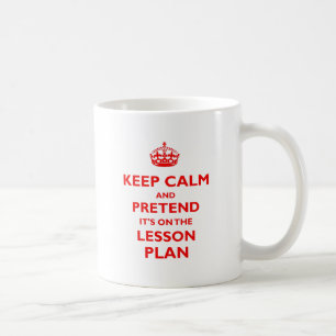 Mug Gardez le calme et feignez (le rouge)