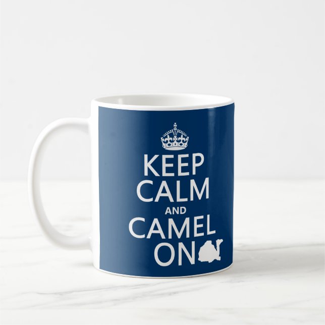 Mug Gardez le calme et le chameau sur (toutes les (Gauche)