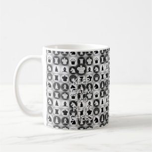 Mug Gardez le calme et le motif d'échecs de jeu