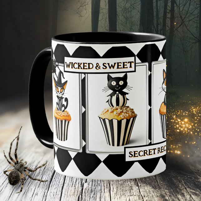 Mug Gâteaux Wicked Cats pour Halloween (Halloween mug featuring cupcake cat treats with spiders on black and white)