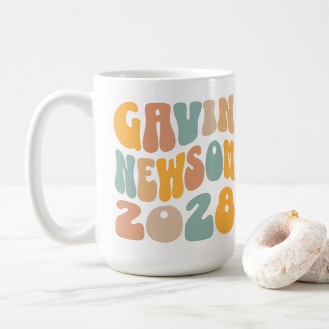 Mug Gavin Newsom 2028 Pour Président Wavy Text (Avec donut)