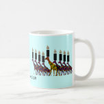 Mug Girafe Hannukah Menorah<br><div class="desc">Illustration graphique d'un menorah de Hannukah de girafe.</div>