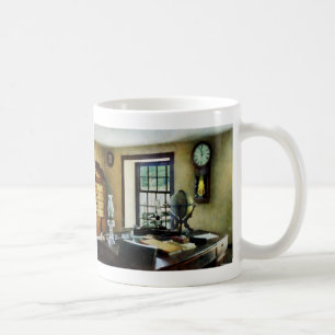 Mug Globe, livres et lampes