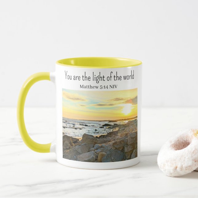 Mug Golden Sunset Photo Bible Verse Nom jaune (Avec donut)