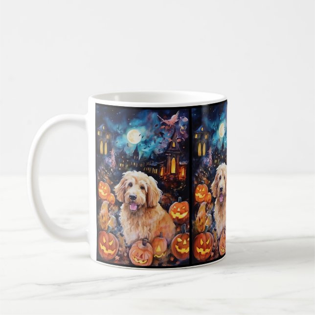 Mug Goldendoodle d'Halloween avec citrouilles effrayan (Gauche)