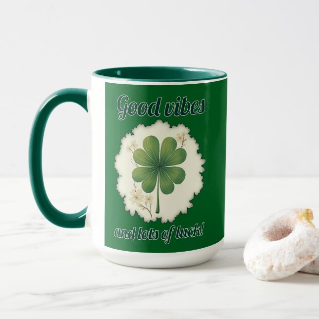 Mug Good Vibes St Patrick’s Day Shirt – caneca (Avec donut)