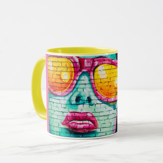 Mug Graffiti fille rue pop art turquoise rose jaune mi (Devant gauche)