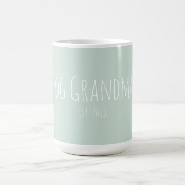 Mug Grand-mère de chien personnalisée moderne (Centre)