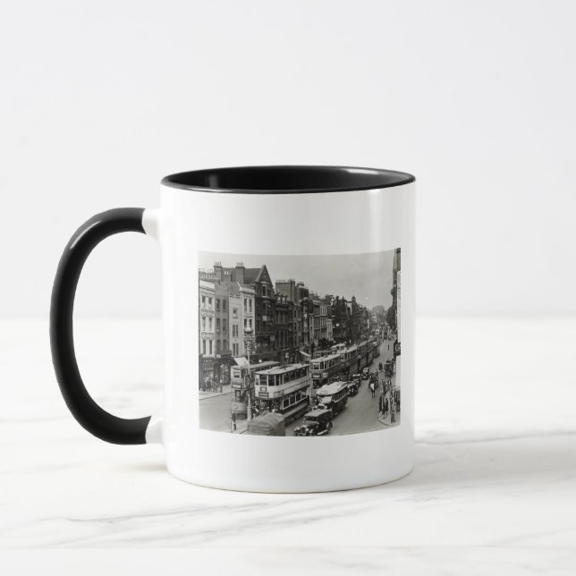 Mug Grand-rue de Whitechapel, Londres, c.1930 (Gauche)