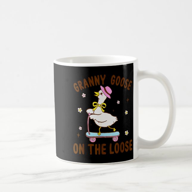 Mug Granny Goose On The Loose Funny Birthday Matching  (Droite)
