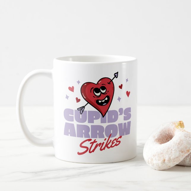 MUG GRÈVES DE FLÈCHE DE CUPID (Avec donut)