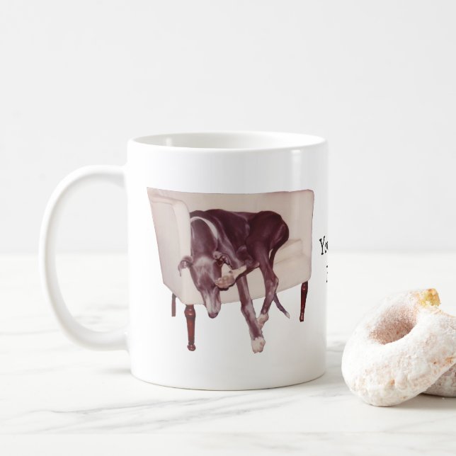 Mug Greyhound Dormir en chaise Cute Personnalisé (Avec donut)