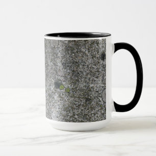 Mug Gris de roche de granit avec de la mousse verte
