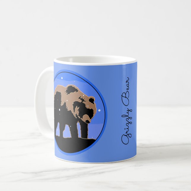 Mug Grizzly Bear en hiver - Art original de la faune (Devant gauche)