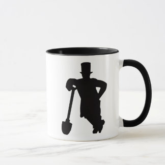 Mug Grobar sa Lopatom