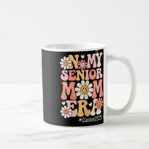 Mug Groovy dans mon ère de maman senior Cl de 2025 Mam