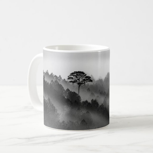 Mug Gros arbre dans la forêt de pins dans la mer (Devant gauche)