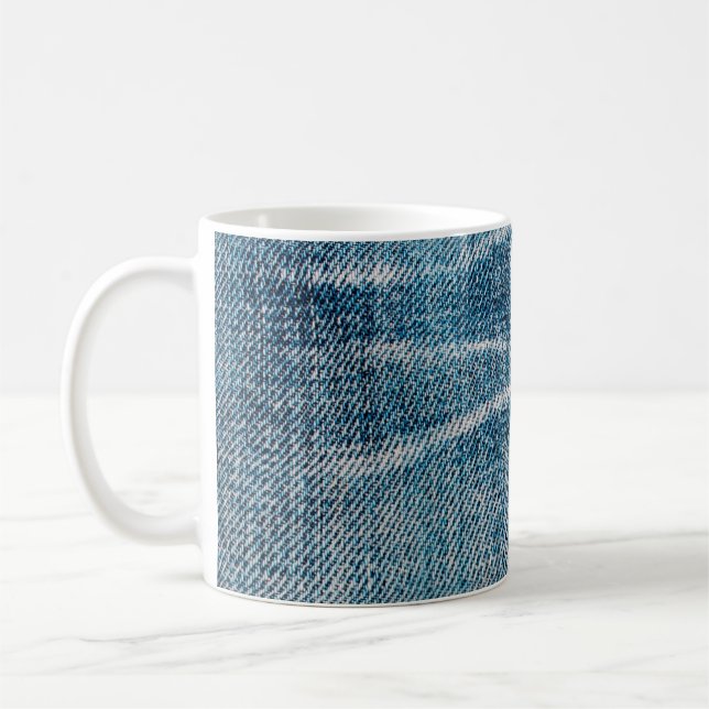 Mug gros plan du tissu en denim (Gauche)