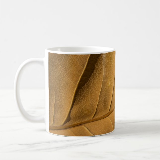 Mug Gros plan texture abstraite de feuilles sèches arr (Gauche)