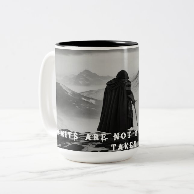 Mug guerrier solitaire - Imaginaire noir et blanc (Devant gauche)