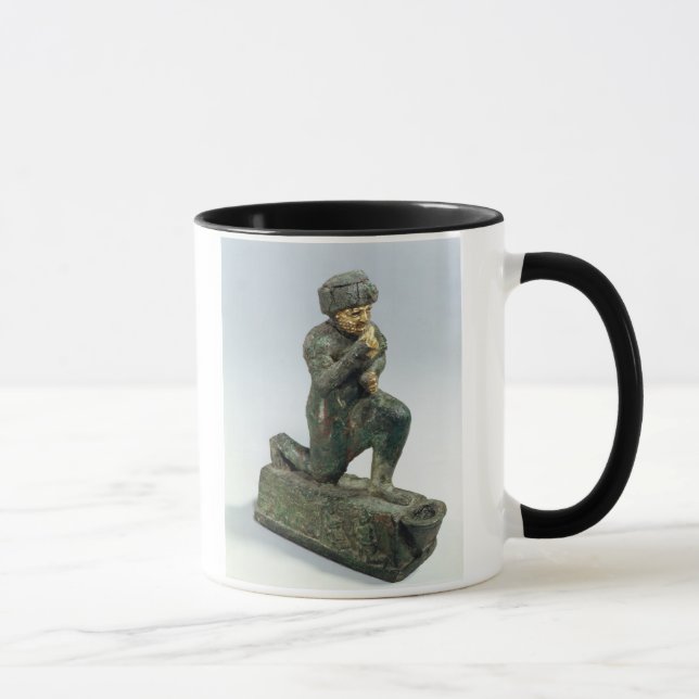 Mug Hammurabi, roi de Babylone, priant avant un sacre (Droite)