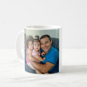 Mug happy holiday or script photo famille noël