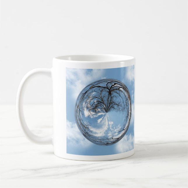 Mug Hauteurs du Ciel avec arbre, nuages, ciel, bulle (Gauche)