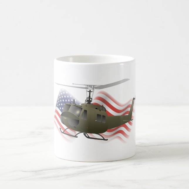 Mug Hélicoptère Huey UH-1 avec drapeau américain (Centre)