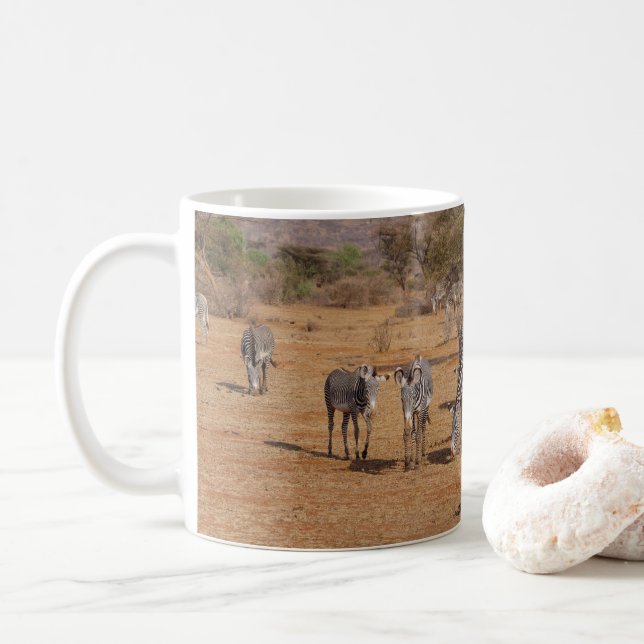 Mug Herd de Zebra Panoramique paysage africain (Avec donut)