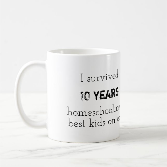 Mug "I Survived 10 Years" (J'ai survécu 10 ans) (Gauche)