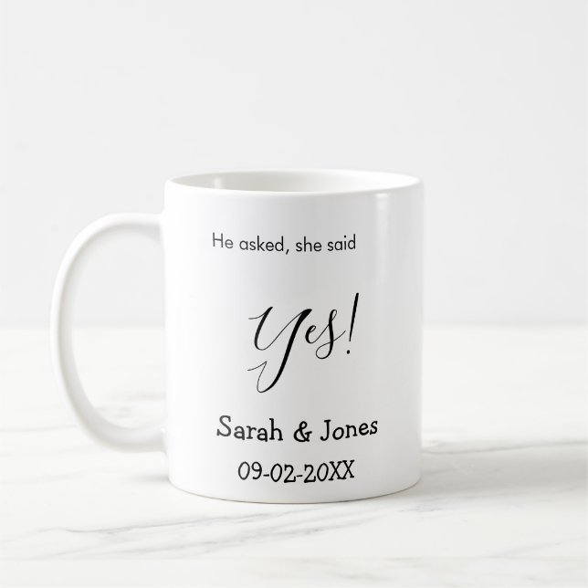 Mug Il a demandé elle a dit oui engagement simple mini (Gauche)