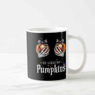Mug Il aime ma main de squelette de citrouilles pour c