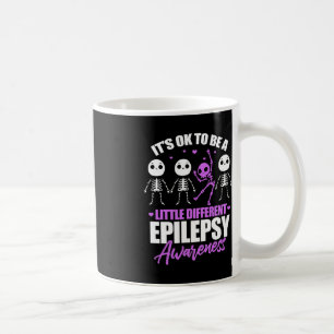 Mug Il est ok d'être un peu différente conscience épil