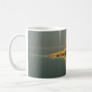 MUG ÎLE ENTOURÉE D'EAU