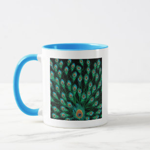 Mug Illustration avec des plumes de paon sur le noir
