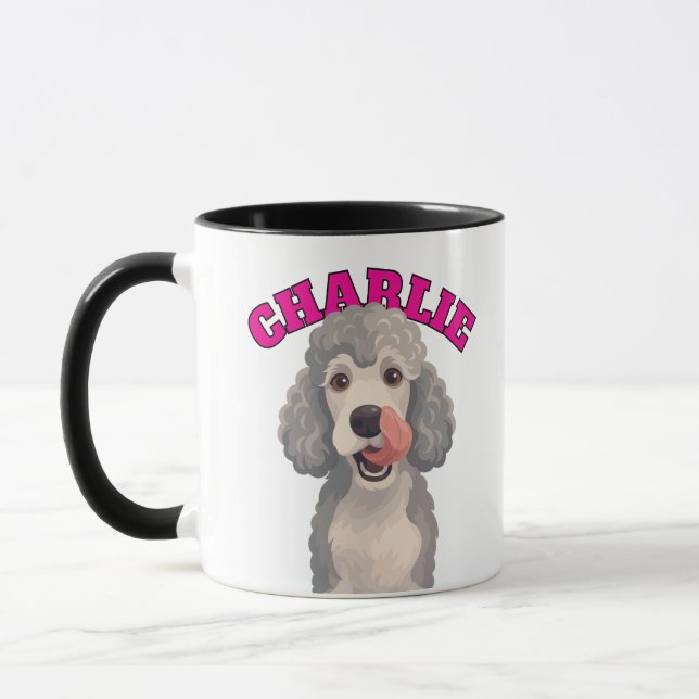 Mug Illustration d'un chien caniche gris bouclé qui se (Gauche)