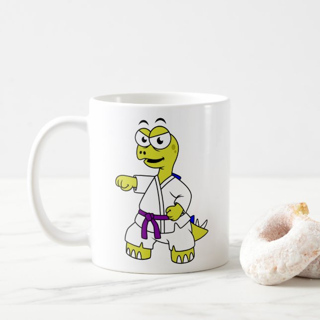 Mug Illustration D'Un Stégosaurus Pratiquant Le Karaté (Avec donut)