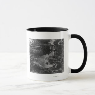 Mug Indiens à tête plate au rassemblement de Pré-No