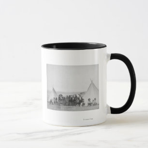 Mug Indiens de Miniconjou devant Tipis Photo