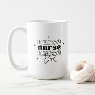 Mug Infirmière de service d'urgence tendance Typograph