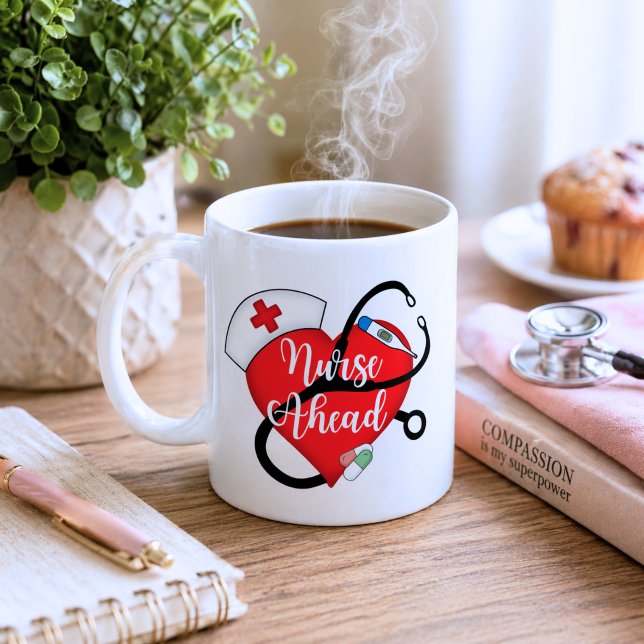 Mug Infirmière en vue (Créateur téléchargé)